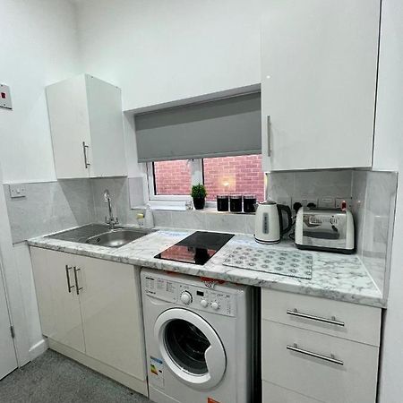 Self Contained Studio In Bham City Centre W Parking Birmingham Exterior photo
